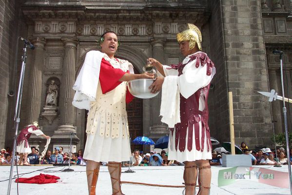 Viernes Santo/Holy Friday 07-15
Poncio Pilatos se lava las manos 

Poncio Pilatos washes their hands
Keywords: Viernes Santo Holy Friday Zocalo  Semana Santa