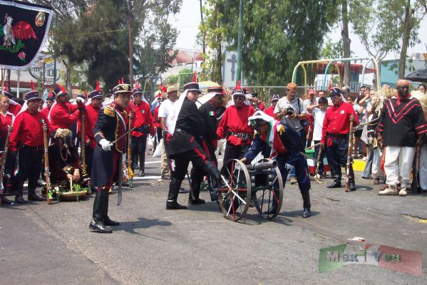 5 de Mayo /May 5th 2005 08-11
Se hicieron algunos intercambios de caï¿½onazos entre las tropas Zacapoaxtlas y los Franceses. 

There were some  cannon shots  interchanges among the Zacapoaxtlas  and the French troops.
Keywords: 5 mayo 5th May peÃ±on baÃ±os batalla puebla  zacapoaxtlas