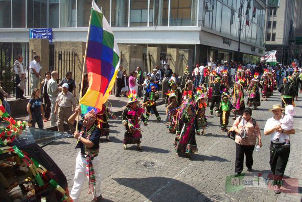 Dia del Tambor/Drum Day 07-14
Este grupo proveniente de Bolivia a lo largo de la avenida Madero. 

This  group from  Bolivia throughout the 'Madero' avenue .
Keywords: Día del tambor y la africanía/ Drum Day and Africanía