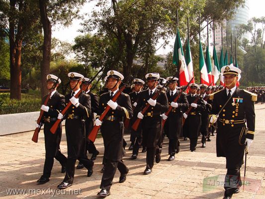 Aniversario Niños Heroes/Children Heroes Celebration 03-08
La Fuerza de Marina también hizo demostraciones de disciplina . 

The Force of Navy also made demonstrations of discipline.
Keywords: Aniversario Niños Heroes/Children Heroes Celebration