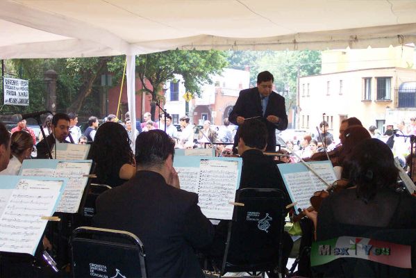 06-08
El último Concierto de la Temporada de Primavera comenzó con la Obertura Idomeneo de Mozart.

The last concert of the Spring season began with the Idomeneo Overture by Mozart.
Keywords: Marcha de la Sinfónica de Coyoacán/ Coyoacán Orchestra Parade.