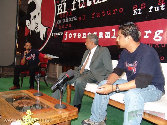 AMLO en el Club de Periodistas 01-07
Se llevó a cabo una reunión con juventud de varios estados de la república con AMLO para oír las demandas de la juventud de nuestro país. 

Was carried out a meeting with AMLO and the  youth from many states of our country. 
Keywords: AMLO en el Club de Periodistas