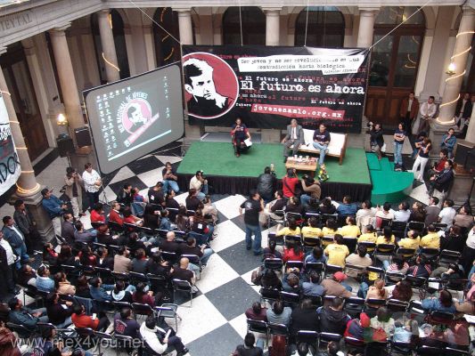 AMLO en el Club de Periodistas 05-07
El Club de Periodistas estaba lleno de juventud muy entusiasta . 

The Journalist Club was full of enthusiastic youth.
Keywords: AMLO en el Club de Periodistas