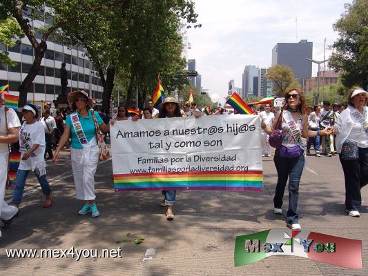 Banderazo de Salida de la  XXXIV Marcha  LGBT (01-09)
Con motivo de la 34 Marcha Nacional del Orgullo y la Dignidad LÃ©sbico-Gay, miles de personas, decenas de carros alegÃ³ricos asÃ­ como un contingente de charros desfilaron este mediodÃ­a sobre la avenida Paseo de la Reforma, que partiÃ³ este mediodÃ­a del Ãngel de la Independencia rumbo al ZÃ³calo capitalino.


Tex & Photo by: Antonio Pacheco 
Keywords: marcha gay lesbianas transexuales lgbt lesbiana