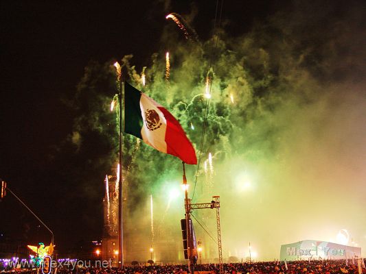 El Grito 2005/The Cry 2005 05-08
Este show duró aproximadamente 20 minutos. 

This show lasted approximately 20 minutes.
Keywords: Dia de la Independencia  El Grito Independence Day The Cry Fireworks