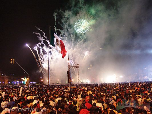 El Grito 2005/The Cry 2005 07-08
La última de la Noche ¡

The last of the night ¡
Keywords: Dia de la Independencia  El Grito Independence Day The Cry Fireworks