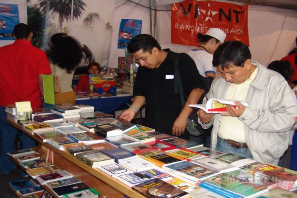 Cuba en Coyoacán/Cuba in Coyoacán 09-10
También pudimos dar un vistazo a la literatura de autores Cubanos. 

We could gave a sight to the Cuban literature. 
Keywords: Cuba en Coyoacán / Cuba in Coyoacán