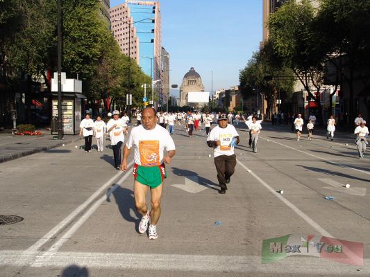 Maratón de La Ciudad de México/México City Marathon (2005) 01-06
Hoy domingo 28 de agosto se llevó a cabo el XXIII Maratón Internacional de la Ciudad de México. 

Today Sunday  August 28th  was carried out the XXIII  International Marathon of  Mexico City.
Keywords: Maratón de La Ciudad de México/México City Marathon (2005)