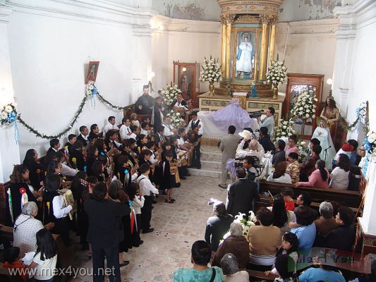 Dia de la Candelaria / Candlemas Day 2006 09-10
El NiÃ±opan hizo una parada en la Capilla de ConcepciÃ³n Tlacoapa donde fuÃ© recibido con incienso y las tradicionales " MaÃ±anitas " .

The NiÃ±opan made a shutdown in the Chapel of Tlacoapa Conception where it was  received with traditional incense and the  "MaÃ±anitas".

Keywords: Dia de la Candelaria  Candlemas Day 2006 niÃ±opan niÃ±opa
