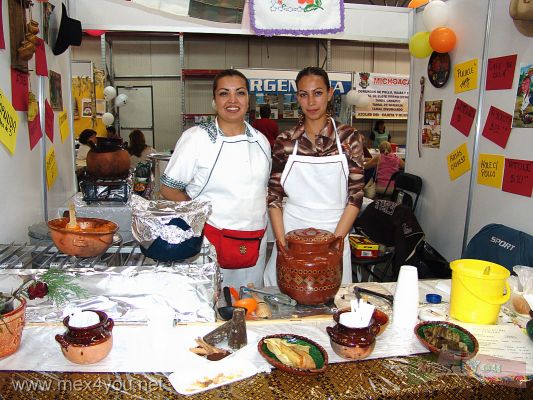 Dia de la Candelaria / Candlemas Day 2007 (10-12)
Como es tradiciÃ³n el 2 de Febrero en nuestro paÃ­s se lleva a cabo la tradicional " tamaliza " y en CoyoacÃ¡n se lleva a cabo la ya tradicional Feria del Tamal en el Local Anexo del centro comercial Walmart ubicado en la avenida Miguel Angel de Quevedo y Avenida Universidad. AquÃ­ usted podrÃ¡ disfrutar este rico alimento en las mÃ¡s ricas variantes de nuestro paÃ­s y de latinoamÃ©rica.

The tradition on  February 2nd in our country is celebrate this day with the traditional â€œtamalizaâ€ and in CoyoacÃ¡n is carried out the traditional Tamal Fair in the Annexed Premises of the commercial center Walmart located in the Miguel Angel de Quevedo avenue and University avenue. Here you will be able to enjoy this food in the  variants of our country.
Keywords: Dia Candelaria candlemas tamal feria