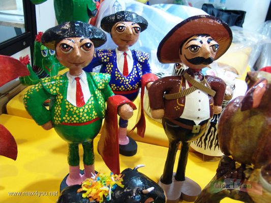 ExpoFONAES 2007  (10-12)
Hermosas piezas mostrando lo caracterÃ­stico de nuestra cultura.

Beautiful pieces showing the characteristic thing of our culture.
Keywords: expofonaes artesanias crafts palacio de los deportes sports palace artesanos
