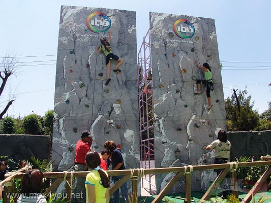ExpoFONAES 2007  (12-12)
Si trae niÃ±os le aconsejamos que los lleve a practicar la escalada donde podrÃ¡n aplicar toda la su energÃ­a.

If you carry children we advised you that takes them to practice the scaling where they will be able to apply all their energy
Keywords: expofonaes artesanias crafts palacio de los deportes sports palace artesanos escalada