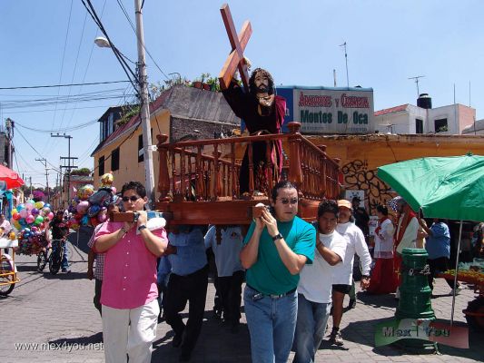 Via Crucis / Way of the Cross " Pueblo de la Candelaria " 2007  (01-11)
El 6 de Abril se llevÃ³ a cabo la celebraciÃ³n del viernes santo con el tradicional viacrucis en el Pueblo de la Candelaria.

The 6 of April the celebration of the Good Friday with traditional viacrucis in the Town of the Candlemas was carried out.
Keywords: viernes santo friday  holy week semana santa cristo crucifixion candelaria town pueblo coyoacan