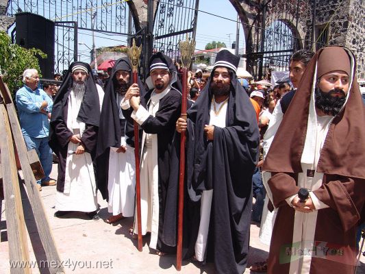 Via Crucis / Way of the Cross " Pueblo de la Candelaria " 2007 (04-11)
Todos los actores caracterizaron bien su papel.

All the actors characterized their role with motivation. 
Keywords: viernes santo friday  holy week semana santa cristo crucifixion candelaria town pueblo coyoacan