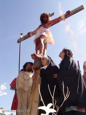 Via Crucis / Way of the Cross " Pueblo de la Candelaria " 2007 (10-11)
En el parque Huayamilpas se llevÃ³ a cabo la representaciÃ³n de la crucifixiÃ³n de Cristo.

In the Huayamilpas park was carried out the representation of the crucifixiÃ³n of Christ .
Keywords: viernes santo friday  holy week semana santa cristo crucifixion candelaria town pueblo coyoacan huayamilpas
