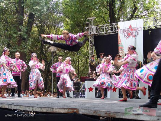 EjÃ©rcito Rojo en Chapultepec / Red Army in Chapultepec ( 05- 06)
En este bello espectÃ¡culo pudimos escuchar mÃºsica tradicional Rusa como Kalinka asÃ­ como tambiÃ©n MÃºsica de nuestro PaÃ­s como la CanciÃ³n Mixteca y Cielito Lindo.

In this beautiful spectacle we could listen to Russian folk music like Kalinka as well as Music of our Country like the Mixteca Song  and Cielito Lindo.
Keywords: ejercito rojo red amy rusia russia chapulpetec