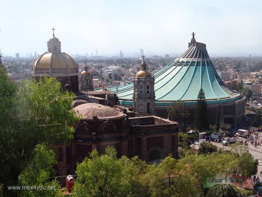 Dia de la Virgen de Guadalupe / Guadalupe Virgen Day (04-10) 2006
AquÃ­ tenemos una vista aÃ©rea donde podemos observar a la BasÃ­lica de Guadalupe.

Here we have a view where we can observe the Basilica of Guadalupe.
Keywords: Virgen Guadalupe basilica 12 diciembre december 12th