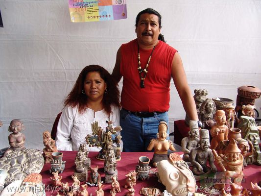 Feria Interdelegacional / Interdelegational Fair CoyoacÃ¡n 2007 (06-10)
Mex4you tuvo la oportunidad de platicar con  Rogelio Cedillo y a su seÃ±ora Isabel artesanos que fabrican piezas con motivos prehispÃ¡nicos.

Mex4you had the opportunity to chat with Rogelio Cedillo and his wife, who make pieces with pre-Hispanic pieces from CoyoacÃ¡n delegation. 
Keywords: coyoacan delegaciones artesanos artesanias crafts promosur