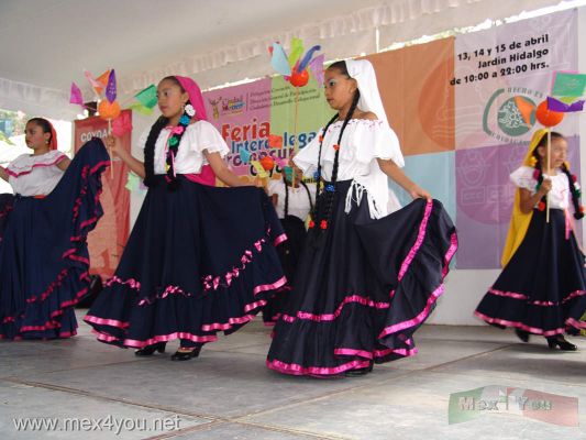 Feria Interdelegacional / Interdelegational Fair CoyoacÃ¡n 2007 (08-10)
En el evento de la Feria Interdelegacional Promosur tambiÃ©n participaron grupos de danza folklÃ³rica de nuestro paÃ­s mostrando la belleza de los vestuarios y la danza.

In the  Interdelegational Fair Promosur  participated groups of folkloric dance of our country.
Keywords: coyoacan delegaciones artesanos artesanias crafts promosur