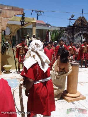 Viernes Santo / Holy Friday : Pueblo de la Candelaria  2006 03-12
JesÃºs es azotado por los romanos. 

Jesus is whipped by the Romans. 
Keywords: Viernes Santo Holy Friday  2006 Easter Semana Santa Crucifixion  Jesus