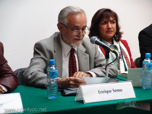 Semana Cultural / Cultural Week CoyoacÃ¡n 2007 (06-10)
Ernesto Zemo comenzo dando su punto de vista de los artÃ­culos de la revista dando asÃ­ un complemento de los mismos.

Ernesto Zemo began giving to his point of view of articles of the magazine giving therefore a complement of such.
Keywords: desacatos centro cultural benemerito de las americas ernesto zemo