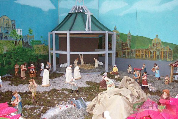 Nacimientos/Nativity Scenes [1]-7
Desde el 13 de Diciembre y hasta el 10 de Enero se lleva a cabo una exposición de nacimientos a lo largo del Paseo de la Reforma. 

From December 13th 2004 until January 10th 2005 is carried out a Navity Scenes exposition  along the "Paseo de la Reforma" avenue. 
Keywords: Nacimientos en el Paseo de la Reforma Navity Scenes Paseo de la Reforma avenue Navidad Christmas