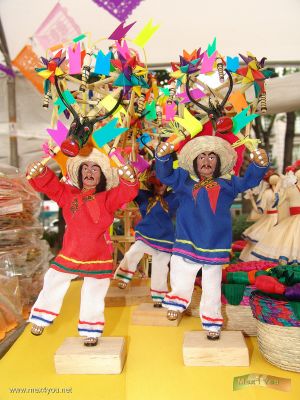 Feria Artesanal Delegaciones del Sur / South Delegations  Craft Fair 2007  (03-10)
En esta Feria participan artesanos de las delegaciones: Tlalpan, TlÃ¡huac, Milpa Alta, Magdalenas Contreras y Xochimilco con artesanÃ­as elaboradas en los mÃ¡s variados materiales como: hoja de palma, papel, textiles, etc.

In this Fair participated craftsmen from : Tlalpan, TlÃ¡huac, Milpa High, Magdalenas Contreras and  Xochimilco with crafts elaborated in the most varied materials like: leaf of palm, to paper, textiles, etc.
Keywords: feria artesanal delegaciones del sur  Paseo de la Reforma avenue artesanos crafts south delegations