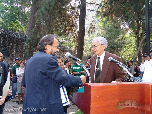 Batalla de Churubusco  / Churubusco Battle 2006  (07-12)
TambiÃ©n se celebrarÃ³n los 52 aÃ±os de JosÃ© Luis GarcÃ­a Estevez quien con su voz ha presidido esta ceremonia. 

Also was celebrated the 52 years of Jose Luis Garcia Estevez who  their voice has presided over this ceremony. 
Keywords: Churubusco Museo de las Intervenciones Coyoacan Batalla Churubusco Battle