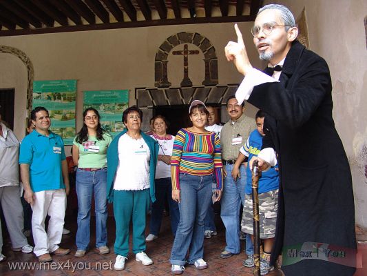 Batalla de Churubusco  / Churubusco Battle 2006  (09-12)
En el Museo se llevÃ³ tambiÃ©n una visita dramatizada por Francisco Silva, quien caracterizÃ³ a Guillermo Prieto, al que fuera un Convento Franciscano y Dieguino.

As part of the ceremony of this important date, in the Museum was carried out a dramatized visit by  Francisco Silva, who characterized Guillermo Prieto, to the Franciscan and Dieguino Exconvent . 
Keywords: Churubusco Museo de las Intervenciones Coyoacan Batalla Churubusco Battle Guillermo Prieto