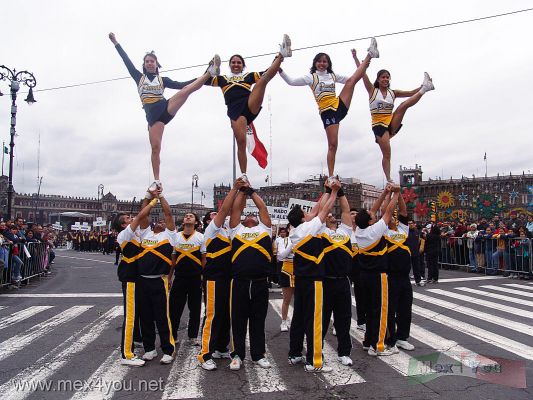 Desfile Deportivo 2006  / Sport Parade 2006  15-18
TambiÃ©n pudimos admirar la habilidad de las Gimnastas de la UNAM.

Also we could admire the ability of the UNAM's  Gymnasts .
Keywords: desfile deportivo sport parade 2006 revolucion mexicana mexican  revolution revolucionario 20 noviembre 20th