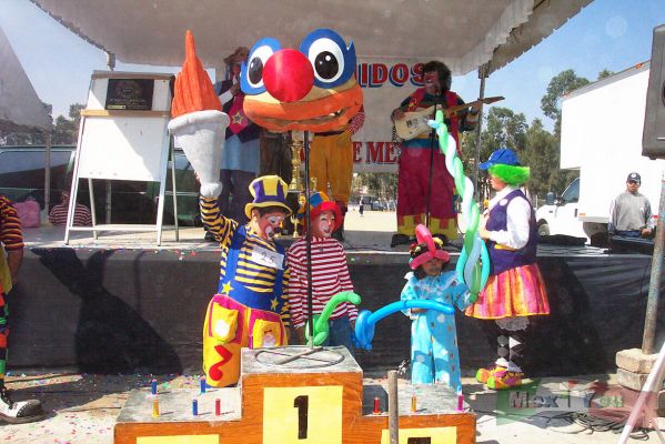 Payasolimpiada 06-20
Los pequeños payasitos portaron la " antorcha" .

The little clowns carry the "Torch"
Keywords: 4ta payasolimpiada