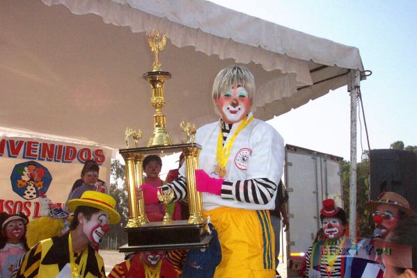 Payasolimpiada 20-20
El payaso atleta ganador que ganó mas eventos fué  "Chucho Cucurucho" 

The Athlete Clown winner was  who win more events. In this case was " Chucho Cucurucho"
Keywords: 4ta payasolimpiada