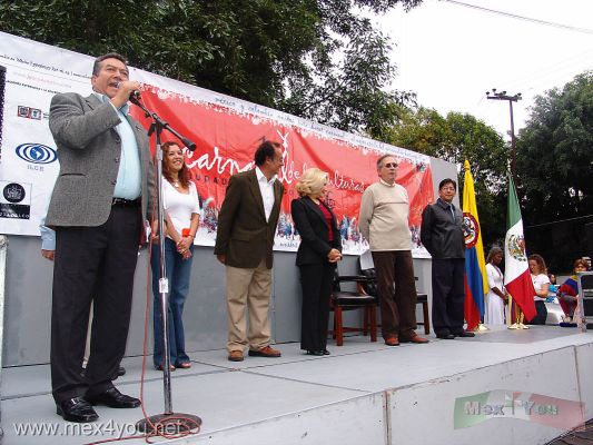 Carnaval de las Culturas 2006 en CoyoacÃ¡n /  Culture Carnival in CoyoacÃ¡n 2006 01- 14
El 22 de Julio se llevÃ³ a cabo el Primer Carnaval de las Culturas que partiÃ³  del jardÃ­n del Museo de las Intervenciones.

The 22nd July was carried out  the First  Cultures Carnival  that left from the garden of the Interventions Museum. 
Keywords:  carnaval culturas coyoacan culture carnival colombia