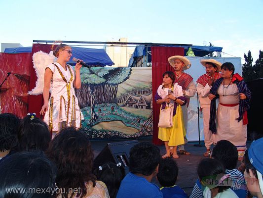 Eventos NavideÃ±os en la Ciudad de MÃ©xico / Mexico City X-mas Events 2006 (02-15)
Las tradicionales Pastorelas se han llevado a cabo en diferentes puntos de nuestra ciudad como son: El Monumento de la RevoluciÃ³n, La Alameda, Plaza Gante, entre otras. La imÃ¡gen es de la llevada a cabo en el Monumento a la RevoluciÃ³n. 

The traditional Pastorelas has been carried out in different points from our city such as: The Revolution Monument, The Alameda, Gante Square, among others. The image is the Pastorela carried out in the Revolution Monument.
Keywords: Events NavideÃ±os Ciudad Mexico X-mas Christmas pastorelas navidad