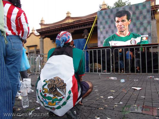 Sabado de Eventos en CoyoacÃ¡n  / Saturday of Events in Coyoacan ( June / Junio ) 2006
Al final del partido nadie podÃ­a creer lo sucedido, en fÃ­n asÃ­ son los deportesÂ¡

At the end of the match nobody could believe the happened thing, such is life ...T_T 
Keywords: partido seleccion nacional mundial futbol coyoacÃ¡n 2006 decepcion