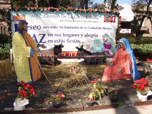 Eventos NavideÃ±os en la Ciudad de MÃ©xico  Nacimientos / Mexico City X-mas 2006 Nativity Scenes ( 14-15)
De la delegaciÃ³n Benito Juarez nos llega este nacimiento en tamaÃ±o natural.

From the delegation Benito Juarez come this Nativity Scene in natural size.
Keywords: Nacimientos Paseo  Reforma Nativity Scenes Paseo  Reforma avenue Navidad Christmas