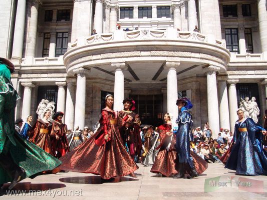 Cortejo Medieval / Medieval Courtship 06-12
En el Palacio de Bellas Artes se llevó a cabo un baile con música en vivo de la época medieval. 

In the Palace of Beautiful Arts was carried out a dance with live music of the medieval time .
Keywords: Cortejo Medieval / Medieval Courtship