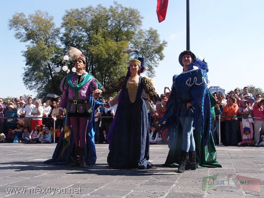 Cortejo Medieval / Medieval Courtship 11-12
La gente pudo disfrutar de danza y música medieval. 

People could enjoy dance and medieval music.
Keywords: Cortejo Medieval / Medieval Courtship