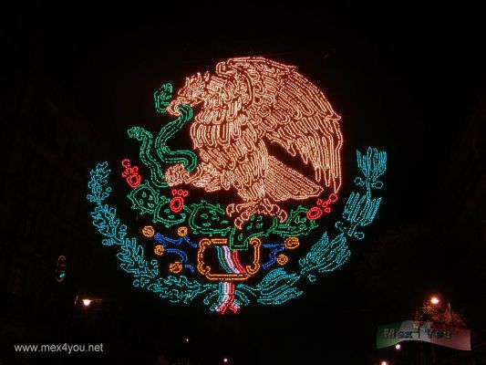 Decoraciones Fiestas Patrias / Patriotic  Party Decorations 2006
Keywords: decoraciones fiestas patrias zocalo aguila simbolos patrios eagle september septiembre independencia independence decorations national symbols