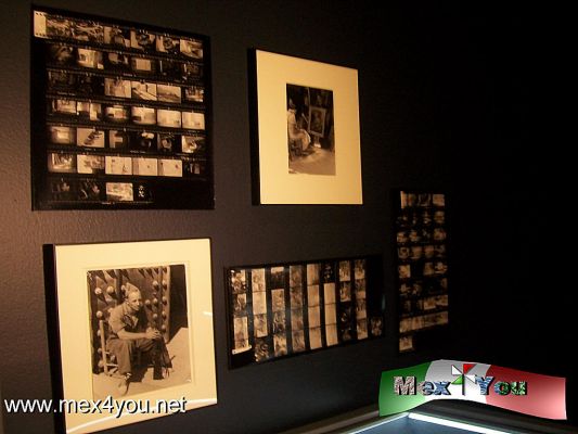 ExposiciÃ³n La Maleta Mexicana (03-05)
Por mÃ¡s de 70 aÃ±os se resguardo estÃ¡ maleta y ahora llega nuevamente en el Museo San Ildefonso a inaugurarse el martes 8 de octubre a las 20:00 horas.

Text and Photo by: YanÃ­n RamÃ­rez 
Keywords: exposiciÃ³n maleta mexicana san ildefonso guerra civil espaÃ±ola fotoperiodismo capa chim taro