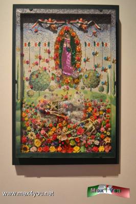 ExposiciÃ³n Flores Sesgadas (01-05)
El artista Pedro Zubizarreta se presenta en el Museo de Arte SHCP.
Pedro Zubizarrerta Puente nace en 1946, enEspaÃ±a.

En 1983 ampliarÃ¡ en la Escuela Nacional de Artes PlÃ¡sticas de la Universidad Nacional AutÃ³noma de MÃ©xico, plantel Xochimilco, MÃ©xico D.F., ciudad donde reside desde ese aÃ±o.

Pie de Foto: Caja InstalaciÃ³n Santa Patrona, 2013 TÃ©cnica Mixta.

Text and Photo by: Yanin RamÃ­rez
Keywords: exposiciÃ³n temporales museo hacienda crÃ©dito pÃºblico pedro zubizarreta caja arte objeto mujeres asesinadas calaveritas naturaleza muerta exposiciÃ³n flores sesgadas