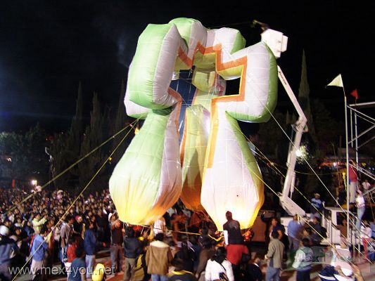 Dia de Muertos en la Ciudad de MÃ©xico 2005 / Day of the Dead in Mexico City 2005 (14-15)
Mex4you quiere agradecer a Ohtenco por las facilidades y especialmente a Juan JosÃ© Alonso y Oscar Cabello por su colaboraciÃ³n para las tomas aÃ©reas. 

Mex4you wants give thanks  to Ohtenco by the facilities and specially to Juan Jose Alonso and Oscar Cabello  for  their  collaboration to the aerial pics.
Keywords: Dia de Muertos en la Ciudad de Mï¿½xico 2005 / Day of the Dead in Mexico City 2005