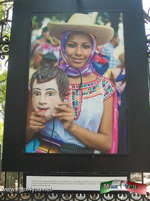 ExposiciÃ³n FotogrÃ¡fica Tierra de Dioses (04-05)
Cada una de las imÃ¡genes presenta aspectos de Oaxaca como: Turismo, ArqueologÃ­a, MÃºsica-Danza, gastronomÃ­a y artesanias.

Text and Photo by: YanÃ­n RamÃ­rez
Keywords: rejas de chapultepec exposiciÃ³n fotografica oaxaca Fernando Franco Sevilla secretaria cultura