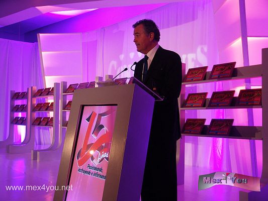 15 AÃ±os de la Revista Convenciones / Conventions Magazine (01-04)
El 3 de noviembre se llevÃ³ a cabo en el Hotel Marriot la reuniÃ³n anual para celebrar los 15 aÃ±os de la Revista Convenciones.  Su creador Fernando CompeÃ¡n agradeciÃ³ la entrega el esfuerzo de sus colaboradores y proveedores. 
Keywords: revista magazine convenciones conventions marriot hotel hotels