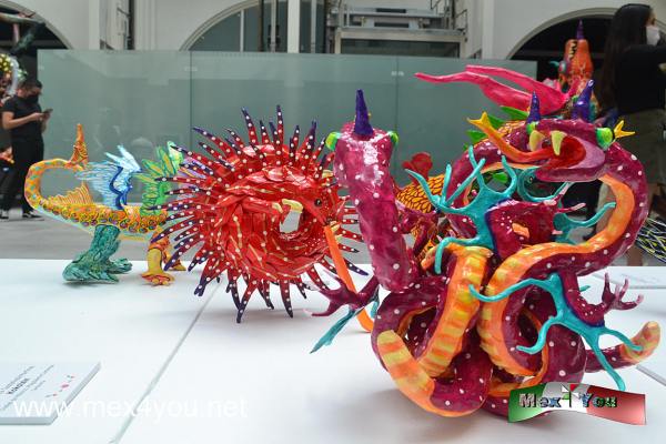 Exhibición de Mini Alebrijes del MAP 2020 (03-05)
En el Patio del Museo de Arte Popular presenta una maqueta del museo y la creación exprofeso de la Columna del Angel de la Independencia para emular la "desfile ".

Text and Photo by: Yanín Ramírez
Keywords: MAP desfile alebrijes 2020 exhibición mini alebrijes 2020