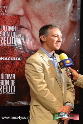 Llega al HelÃ©nico "Ãšl tima sesiÃ³n de Freud" (02-05)
Dario T. PiÃ© interpreta a C.S. Lewis cristiano y creador de la Novela "Narnia".

IndicÃ³ que la interrogante de saber si estamos en amparo de algo o alguiÃ©n en cada una de las circunstancias que nos traza la vida misma.

Text and Photo by: YanÃ­n RamÃ­rez
Keywords: centro cultutal helÃ©nico estrenos helÃ©nico producciones ortiz de pinedo sergio klainer darÃ­o t.piÃ© obra la Ãºltima sesiÃ³n de freud Â¿existe dios?