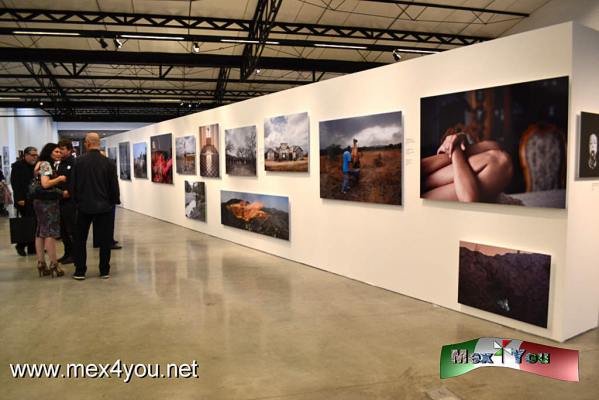 InauguraciÃ³n del Foto Museo Cuatro Caminos (02-05)
En un espacio acondicionado de una fabrica de plÃ¡sticos  recibirÃ¡ a sus primeros visitantes con dos exposiciones: â€œTodo por Verâ€ y â€œEl Estado de las cosasâ€, las cuales reÃºnen en sus 5 mil metros cuadrados, 398 imÃ¡genes de mÃ¡s de 200 autores.


Text & Photo by: Antonio Pacheco 
Keywords: inauguracion foto museo cuatro caminos fotografia