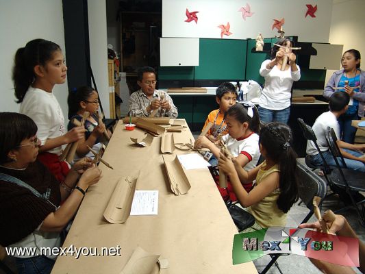 Museo de la RevoluciÃ³n Cursos (03-04)
En el prÃ³ximo puente con motivo del festejo del 101 aniversario de la RevoluciÃ³n Mexicana, se llevarÃ¡ a cabo un gran festival de actividades el dÃ­a 19 de noviembre.  Toda una experiencia que hay que vivir en estos dÃ­as festivos, asi que no hay pretexto y hay que lanzarse al Museo de la RevoluciÃ³n. 


Photo and text by:  Antonio Pacheco 
Keywords: museo revolucion cursos adelitas revolucionarios