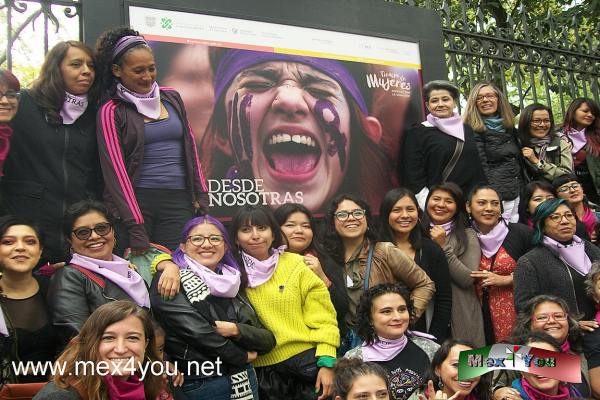 Exposición Fotográfica Encuadres y miradas (02-05)
En la Galería Abierta Rejas de Chapultepec; alberga está muestra donde se busca sensibilizar a los traseuntes sobre temas sociales, bajo la curaduria de Sáshenka Gutiérrez, representando a estás fotoperiodistas se enfrentan un desafíos, por un entorno que recae los hombres. 

Text and Photo by:Yanín Ramírez
Keywords: fotoperiodistas mexicanas rejas de chapultepec exhibición encuadres y miradas dia internacional mujer