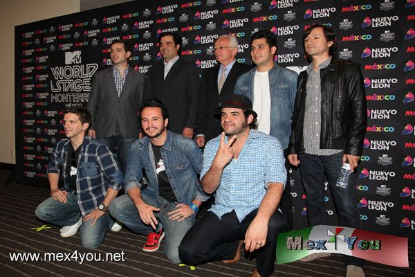 MTV World Stage Monterrey - MÃ©xico (02-04)
Al respecto Mark Shinoda , de Linkin Park comentÃ³ " Ha pasado mucho tiempo desde que tocamos en MÃ©xico , no podemos esperar para celebrar el lanzamiento de nuestro albÃºm con nuestros fans mexicanos "

"MTV World Stage continÃºa siendo un escaparate ideal para conectar  con los fans de MÃ©xico y AmÃ©rica Latina" ,comento Eduardo Lebrija , Vicepresidente Senior / Director General de Viacom International Media Networks  (VIMN)  The Americas Mexico . " Por tercer aÃ±o consecutivo , MÃ©xico serÃ¡ anfitriÃ³n de MTV World Stage y Monterrey, Nuevo LeÃ³n vivirÃ¡ por primera vez la emociÃ³n de ser sede de este evento musical internacional donde se podrÃ¡ apreciar totalmente gratis. 

Photo by: JesÃºs SÃ¡nchez 
Keywords: mtv world stage monterrey mexico linkin park los claxons